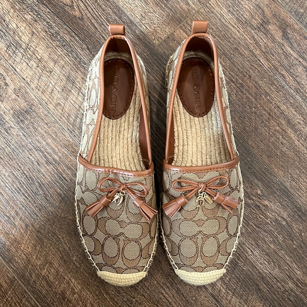 Coach flats